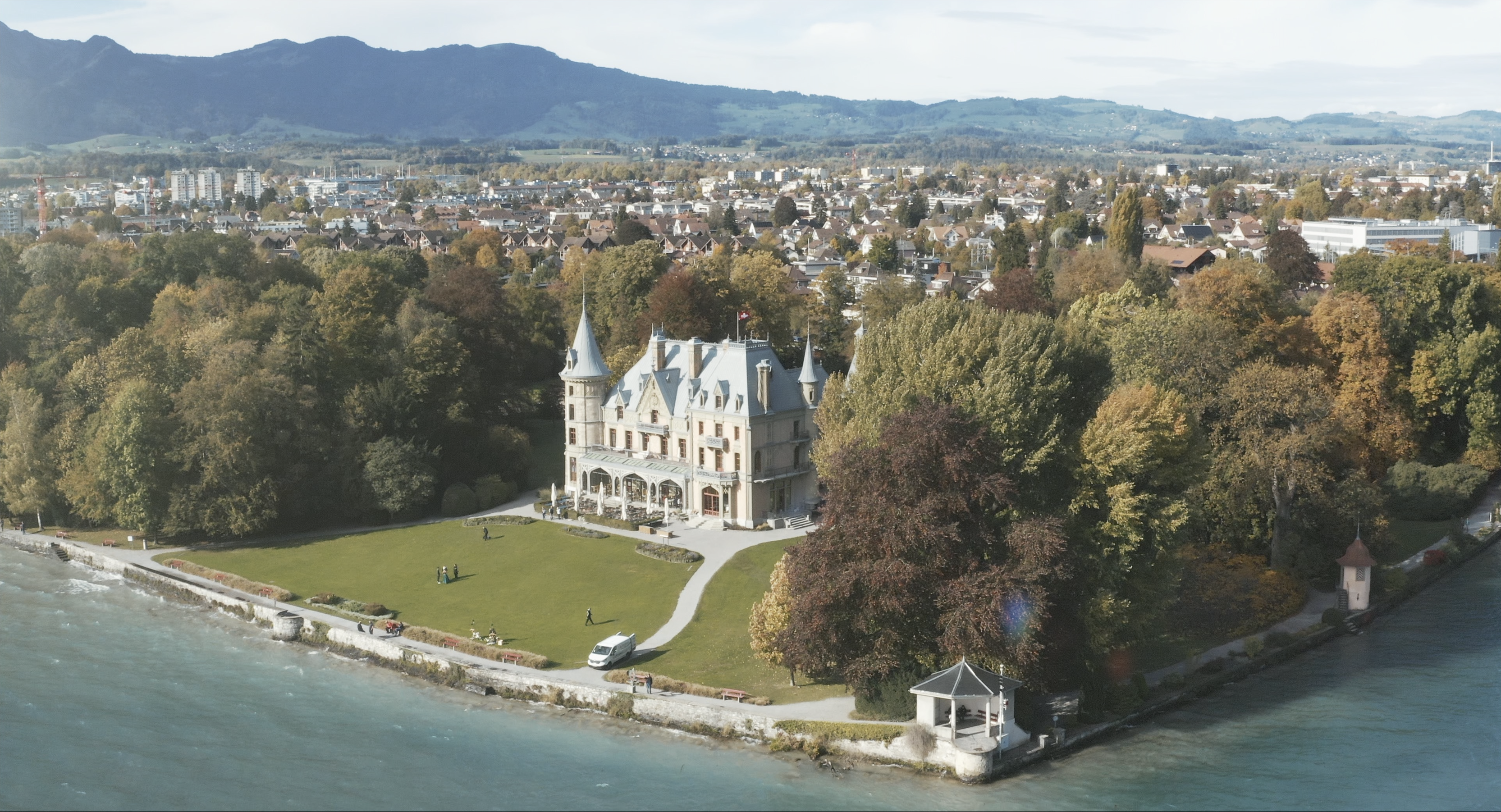 Mariage à Schloss Schadau à Thoun, Bern, en Suisse